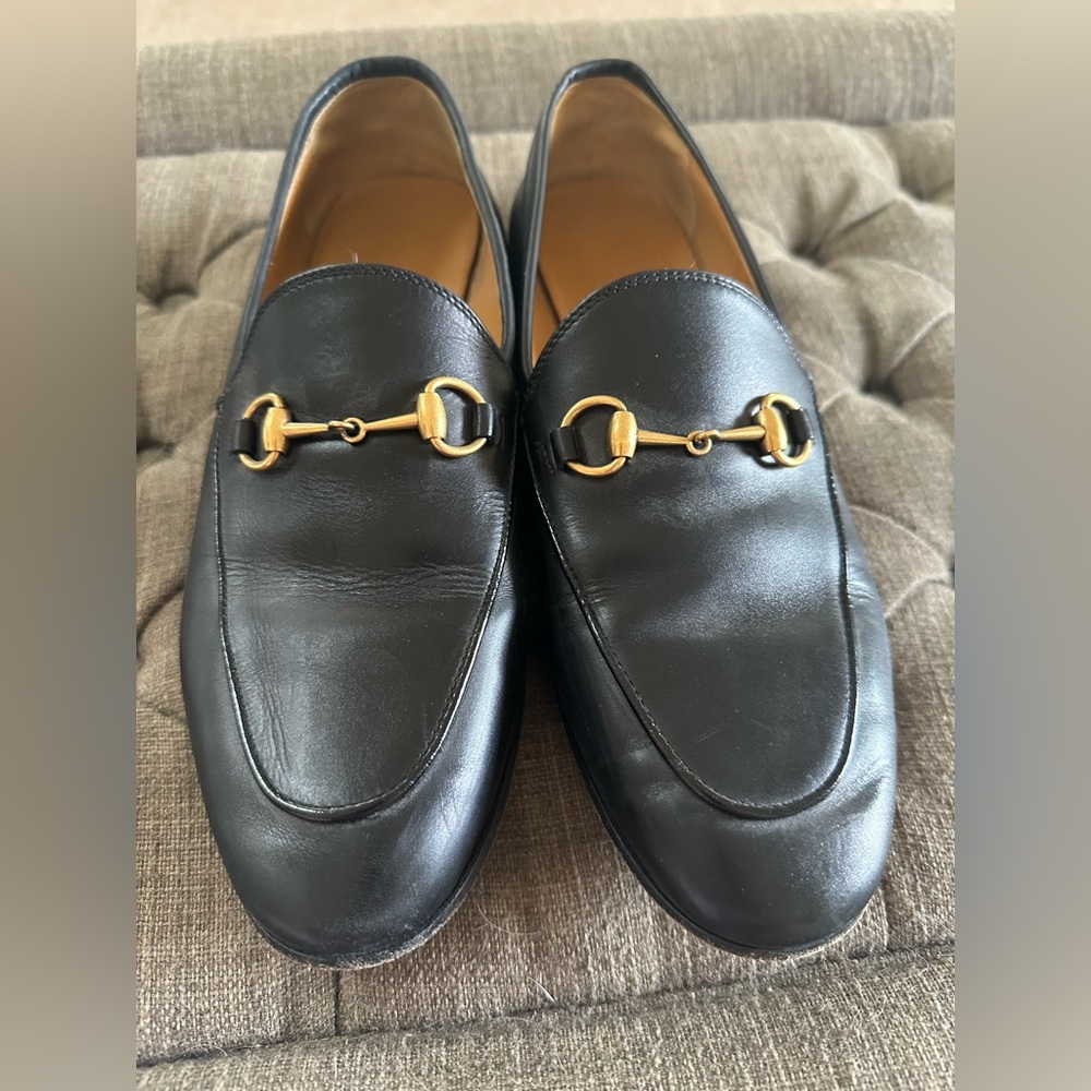GUCCI Elegant Black Leather Loafers